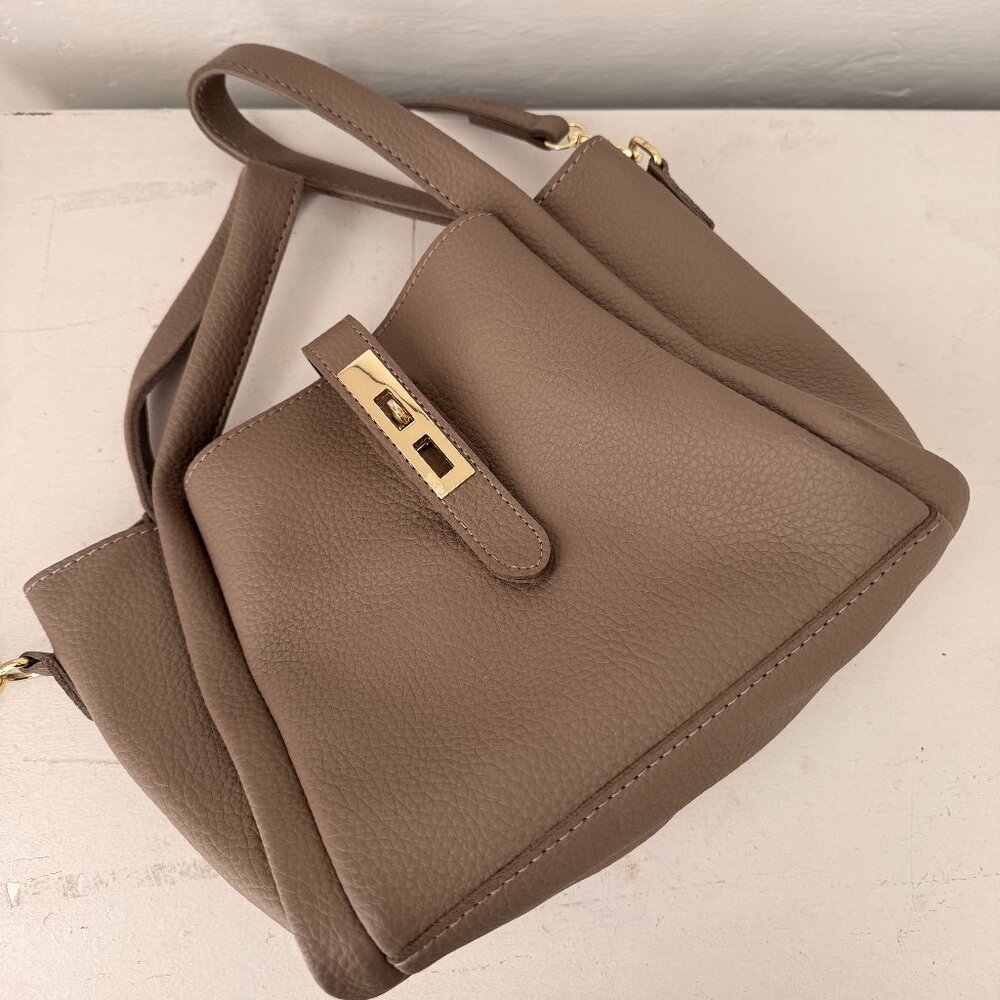 Arovya Averra Bag